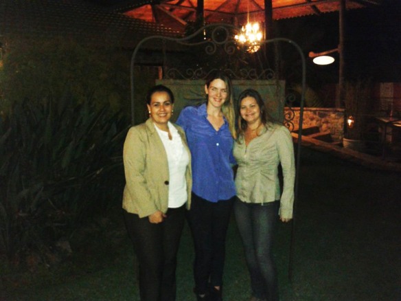 Supervisora do Parador Maritacas, Silvana Paim, e a jornalista do Angakatu Spa, Lillian Amaral com a médica Vanessa Metz.